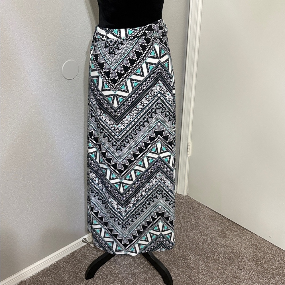 Geometric Maxi Skirt in Black and White
